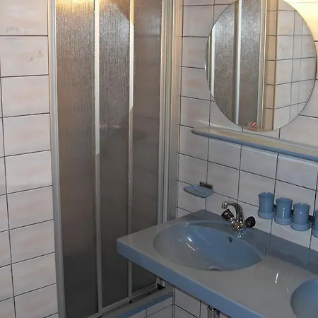 Garni Nadine Konukevi